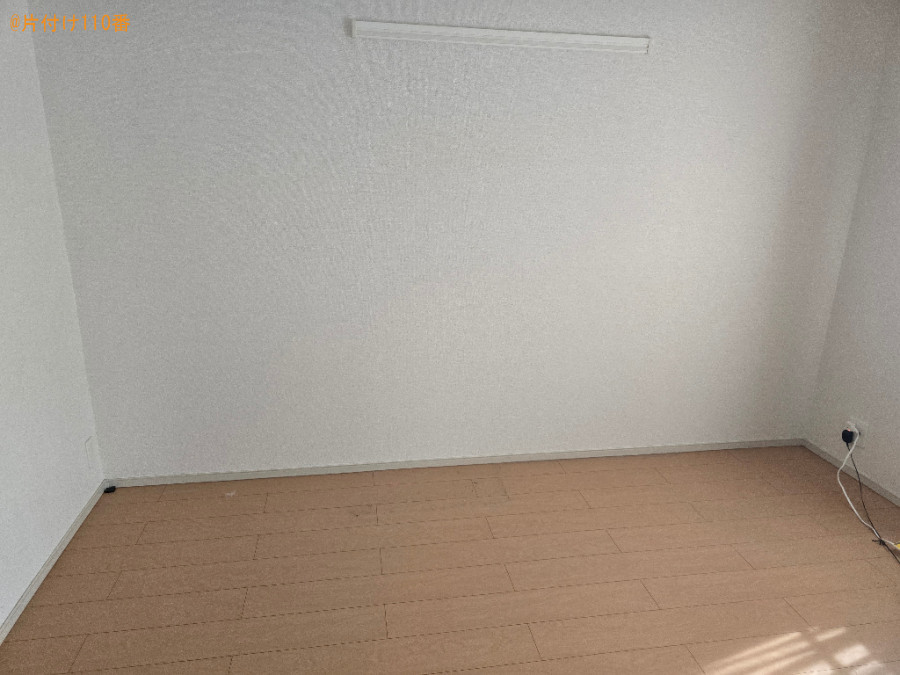 スタンドミラー、カラーボックス、衣装ケース、テレビ台等の回収